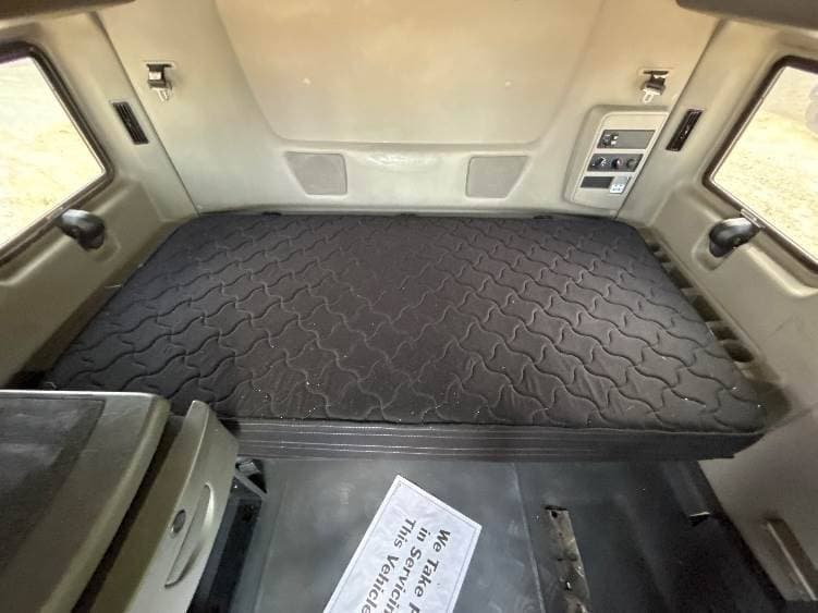 2023 International LT62F image 10