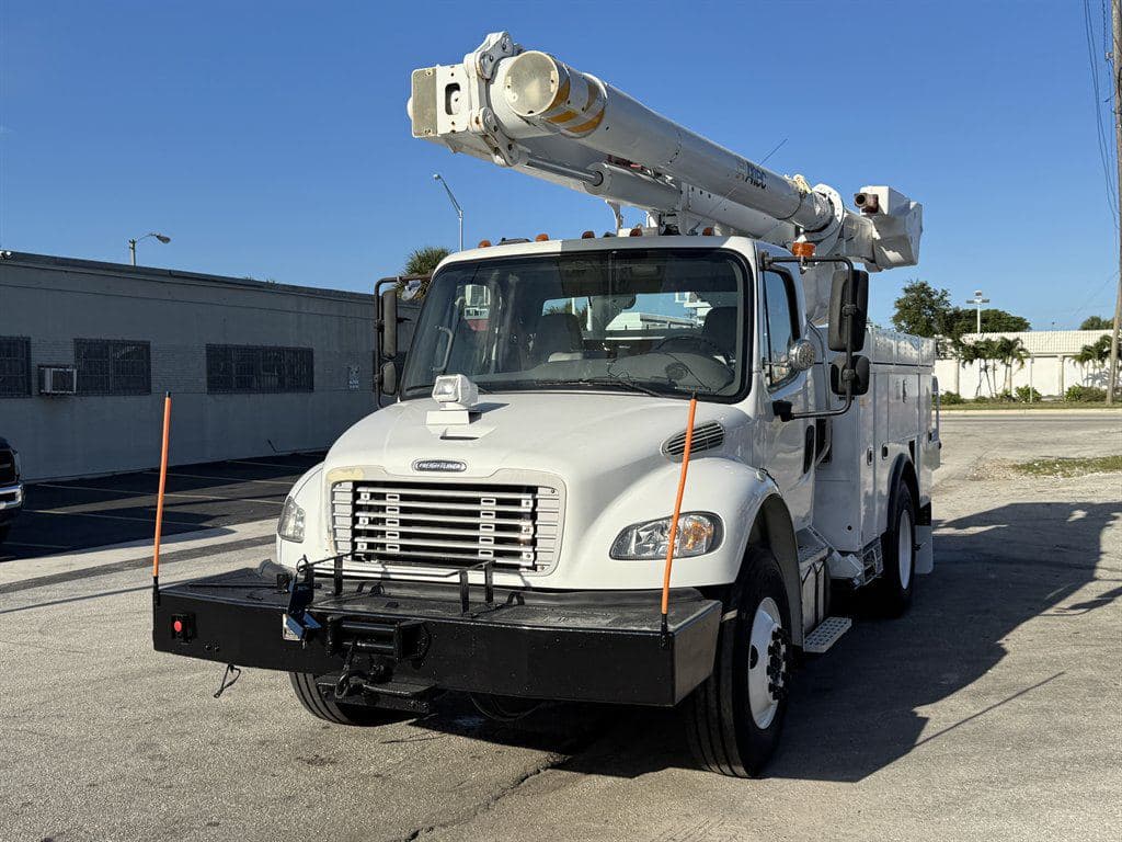 2015 Freightliner M2 106 image 3