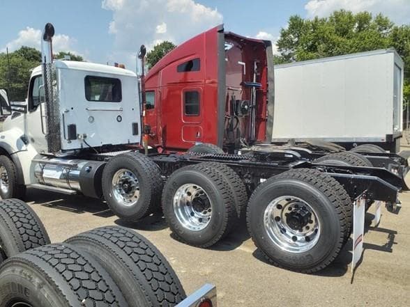 2026 Kenworth T880 image 8