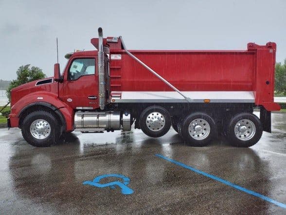 2026 Kenworth T880 image 2