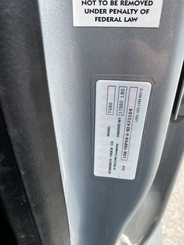 2022 Kenworth T680 image 14