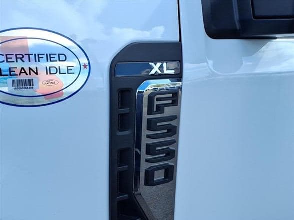 2025 Ford F550 image 11
