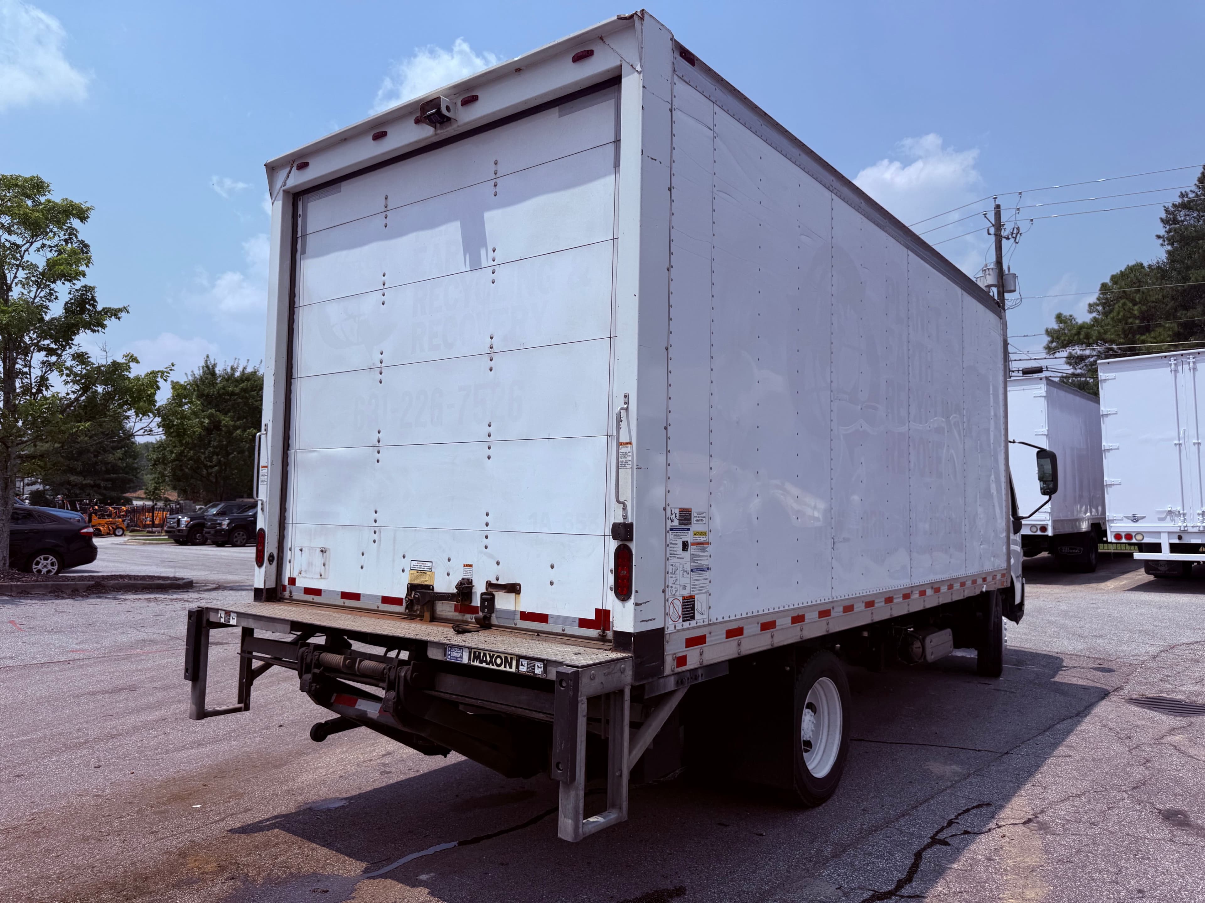 2019 Hino 195 18' BOX TRUCK image 5
