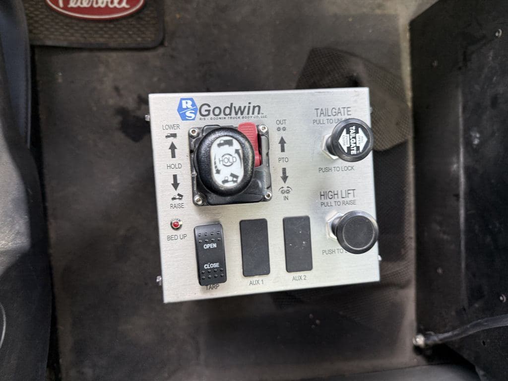 Used 2022 PETERBILT 567 image 8