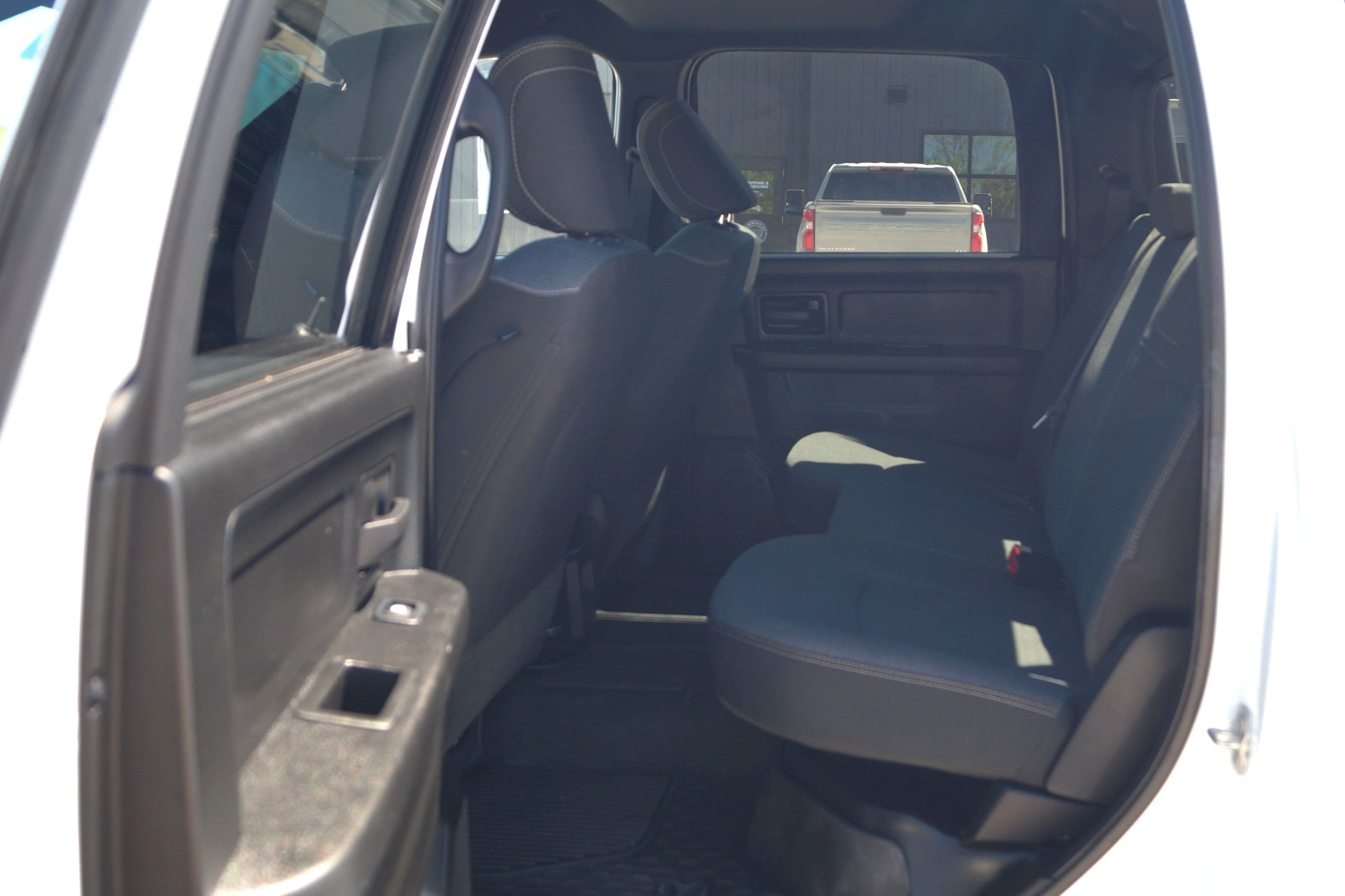 2024 RAM 2500 Tradesman - Service Utility Truck - 4WD 6.7L I6 Cummins image 17