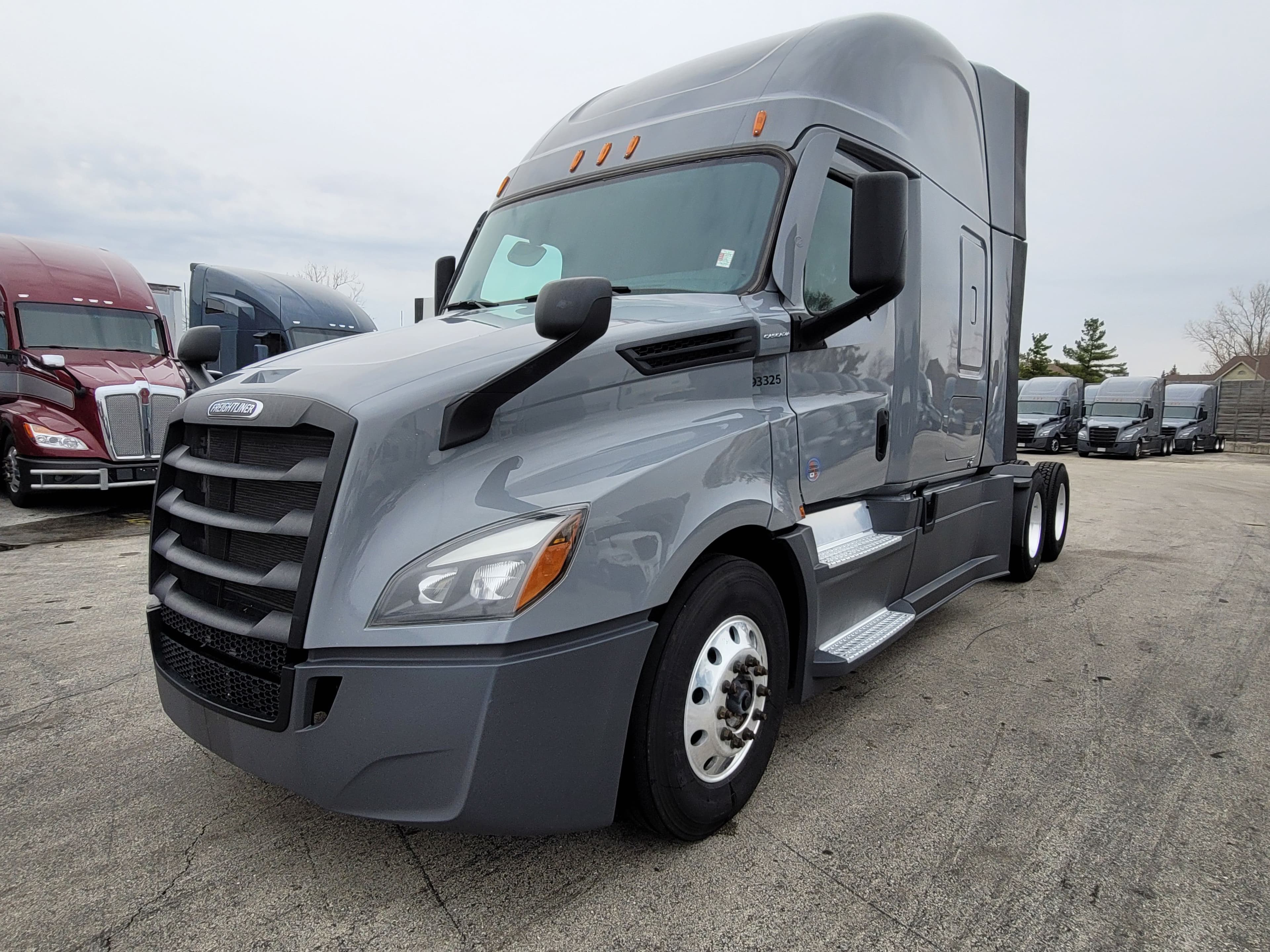 2023 Freightliner Cascadia 126 image 1