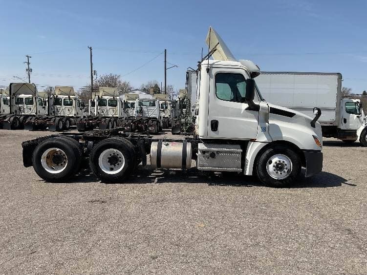 2018 Freightliner Cascadia image 7