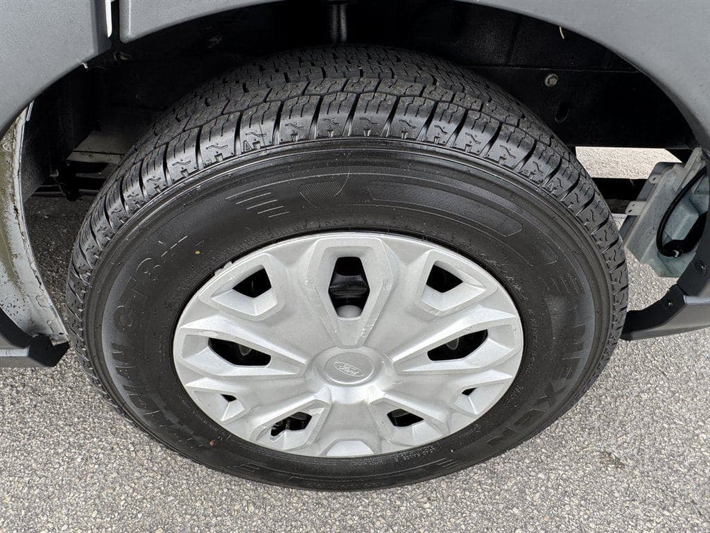 2017 Ford Transit Cargo image 29