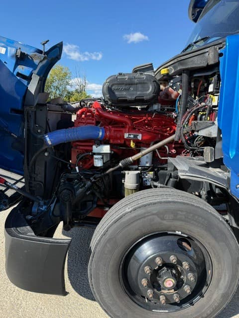 2023 Peterbilt 579 image 11