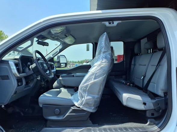 2025 Ford F450 image 16