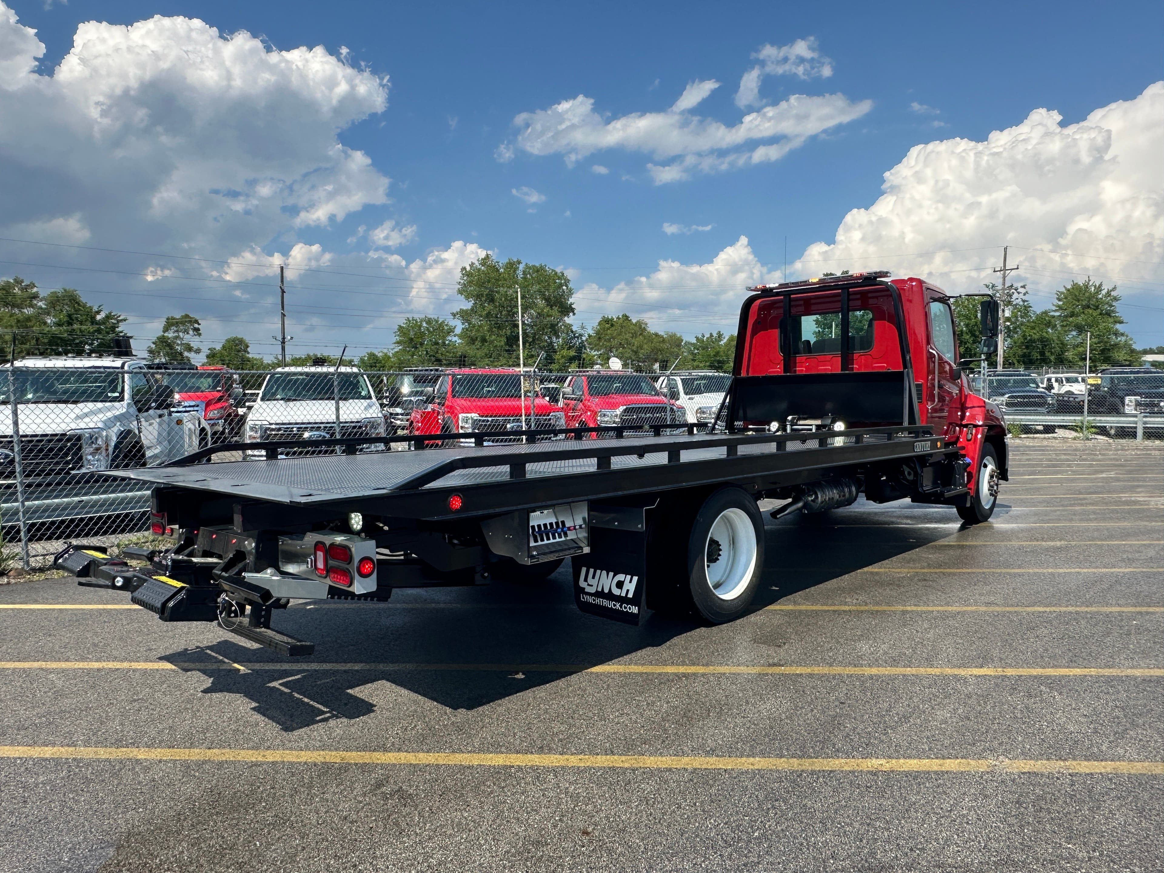 2025 Hino L6 WITH A CENTURY 21.5' STEEL CARRIER  (SK#: 6239C) image 7