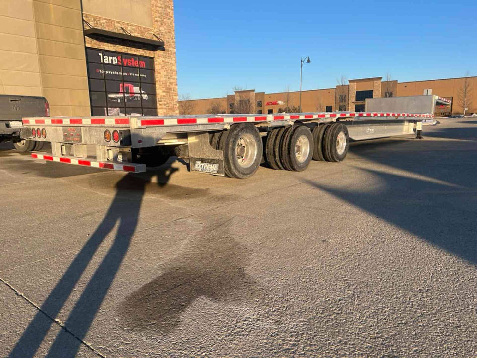2027 Extreme XS70 Step Deck Tri Axle Low Pro R17.5 image 4