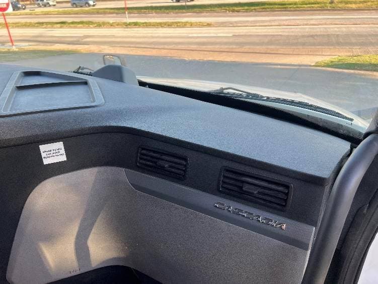 2019 Freightliner Cascadia 126 Day Cab Truck - 435HP, 12 Speed Automatic image 12