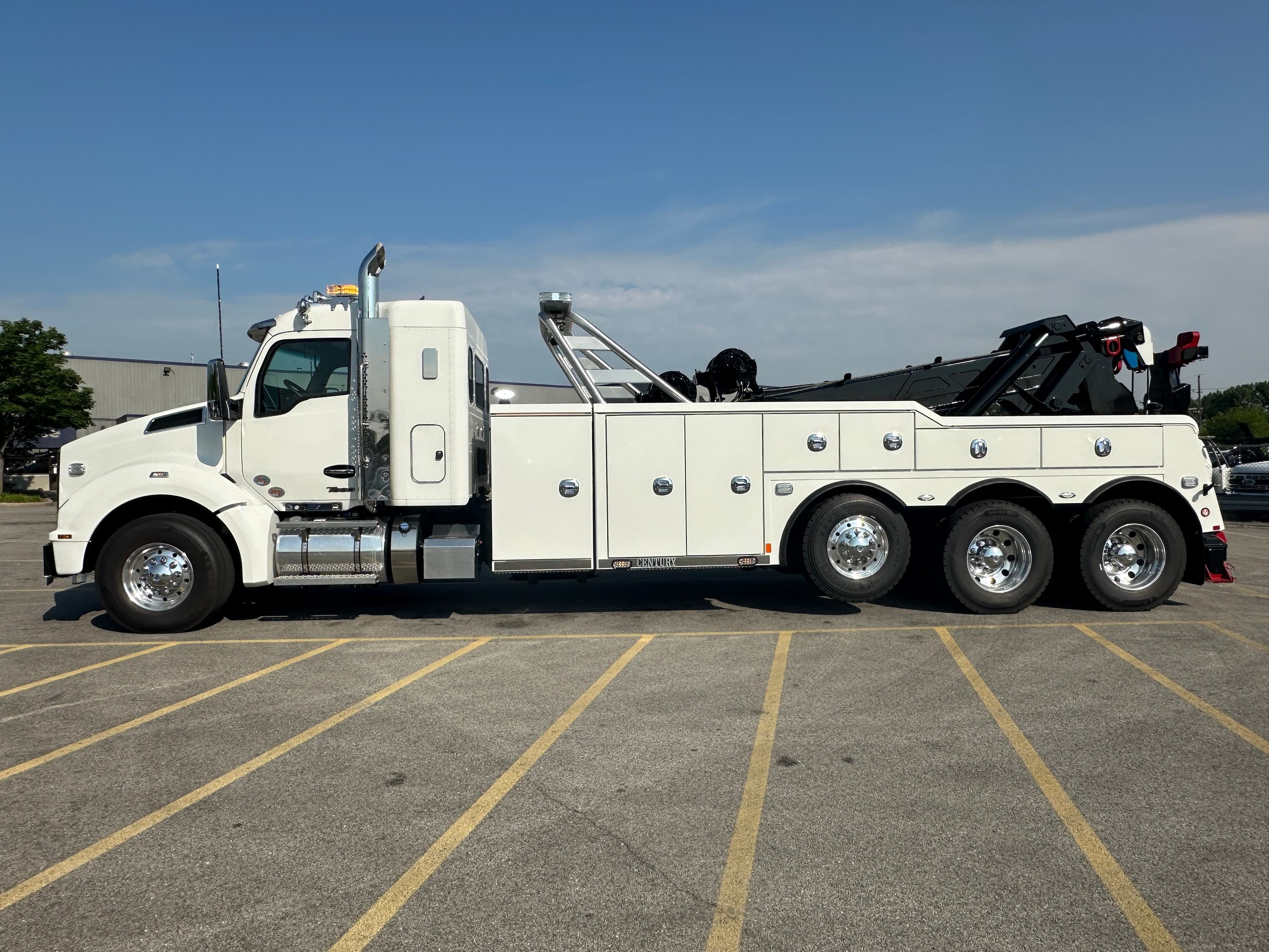 2025 Kenworth T880 WITH A CENTURY 9055XL image 2