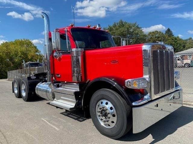 2026 Peterbilt 589 image 2
