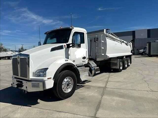 2024 Kenworth T880 image 3