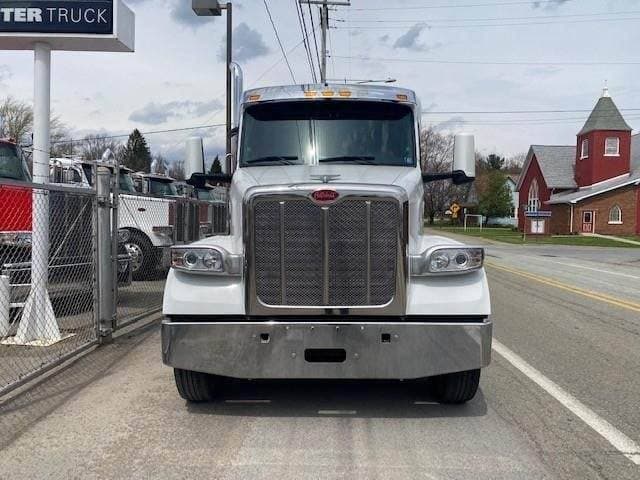 2023 Peterbilt 567 image 6