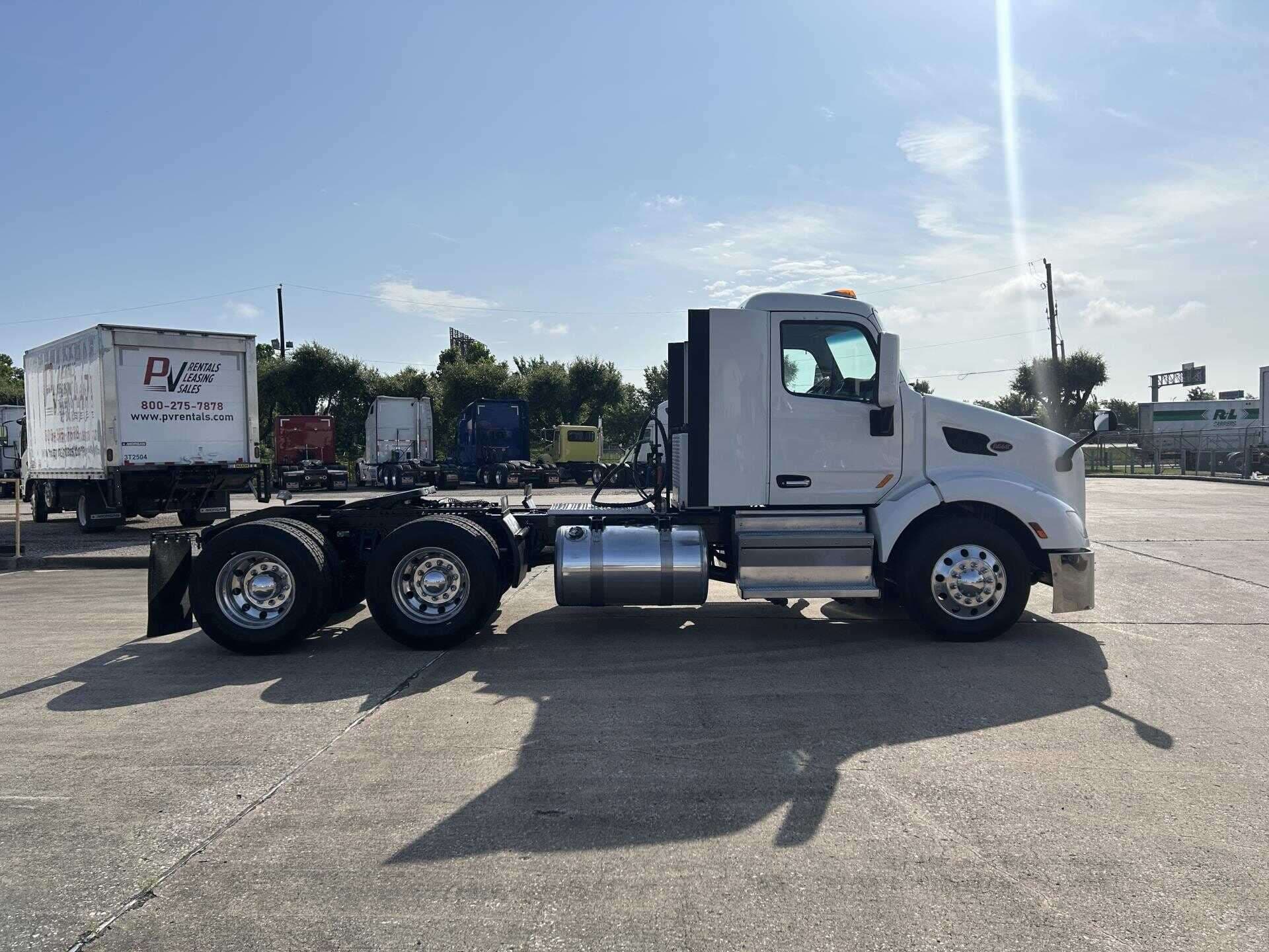 Used 2020 Peterbilt 579 Conventional - Day Cab in Houston, TX image 30