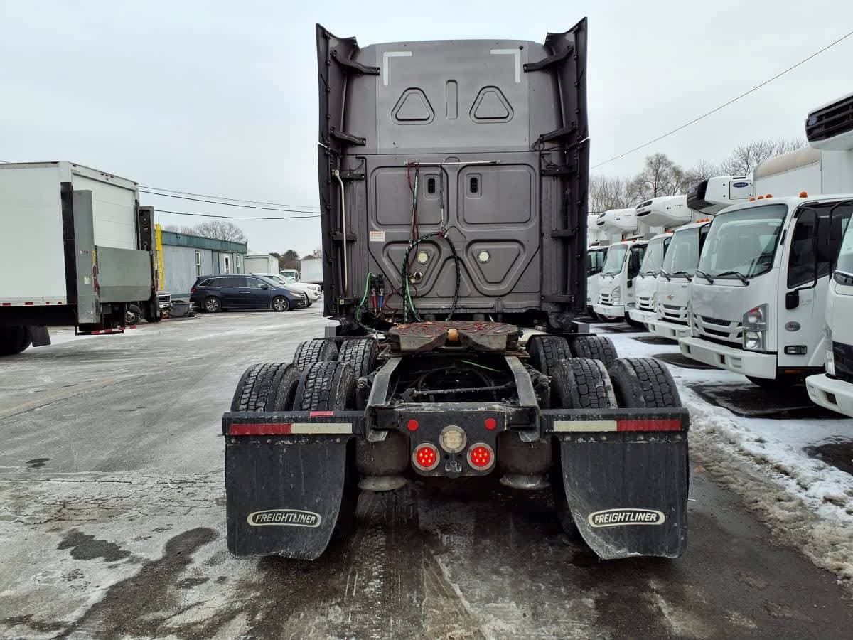 2020 Freightliner Cascadia 126 Sleeper Semi Truck - 72" Condo Sleeper, 455HP, 12 Speed Automatic image 4
