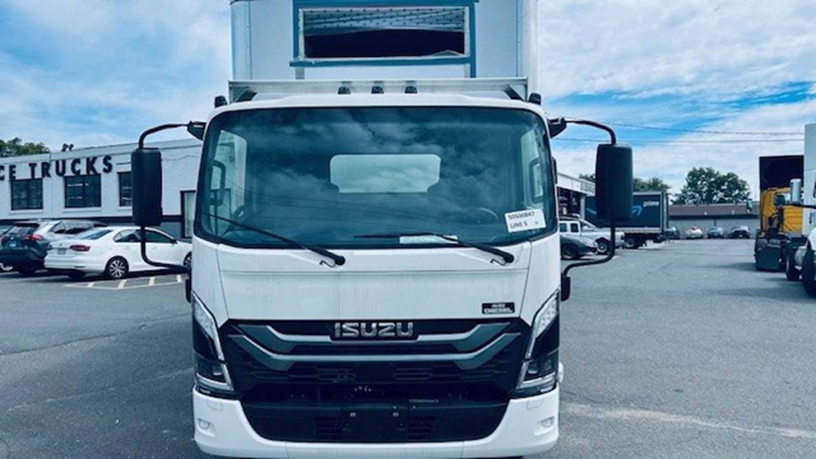 2025 Isuzu NPR-HD image 2