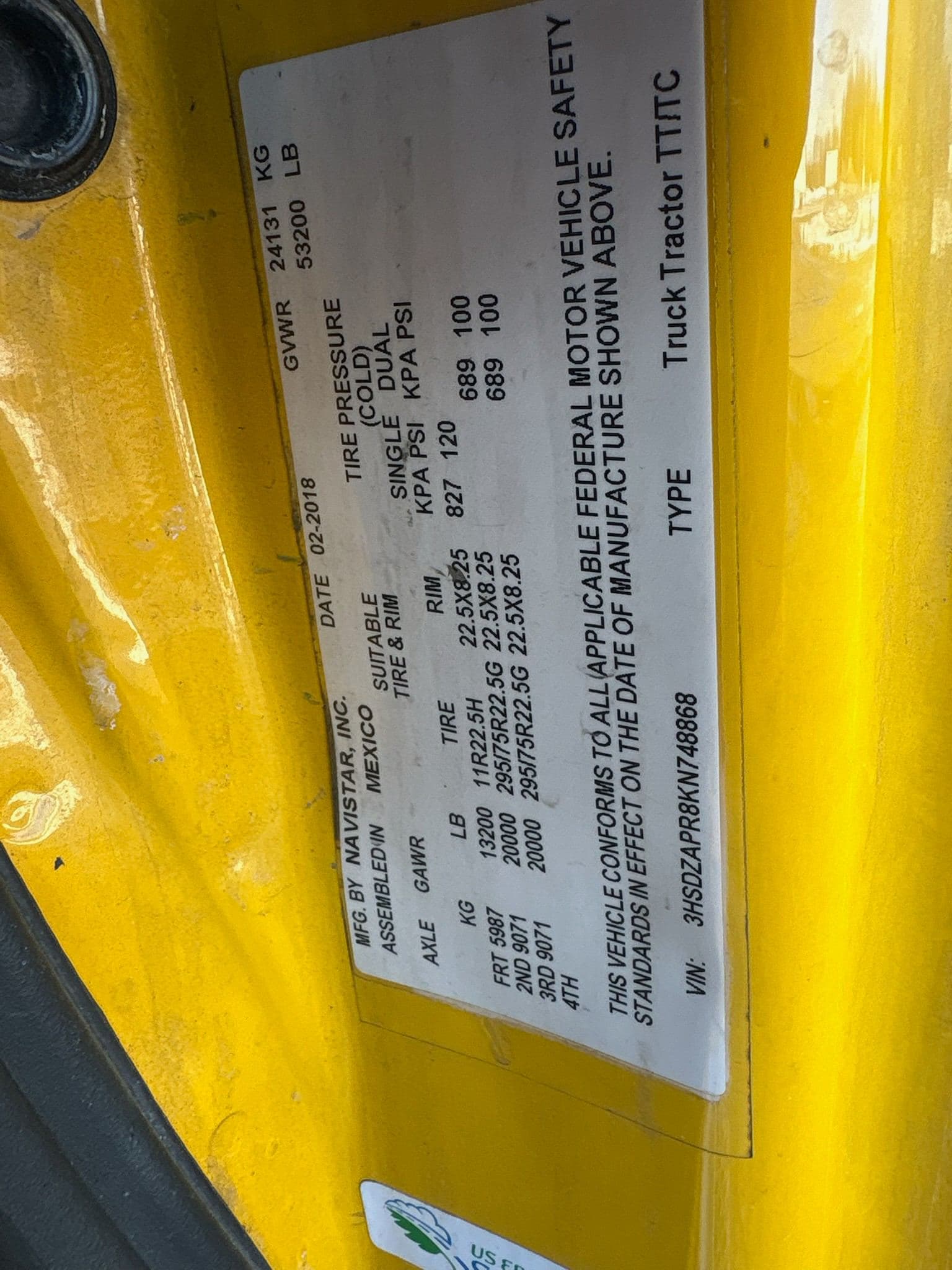 2019 International LT625 image 5