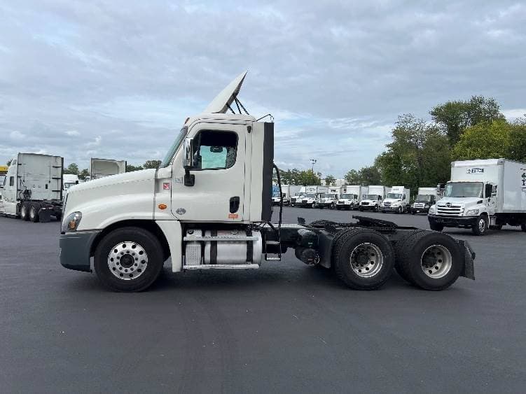 2018 Freightliner Cascadia image 8