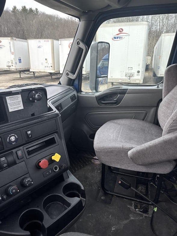 2021 INTERNATIONAL LT TNF212053 Web image 8