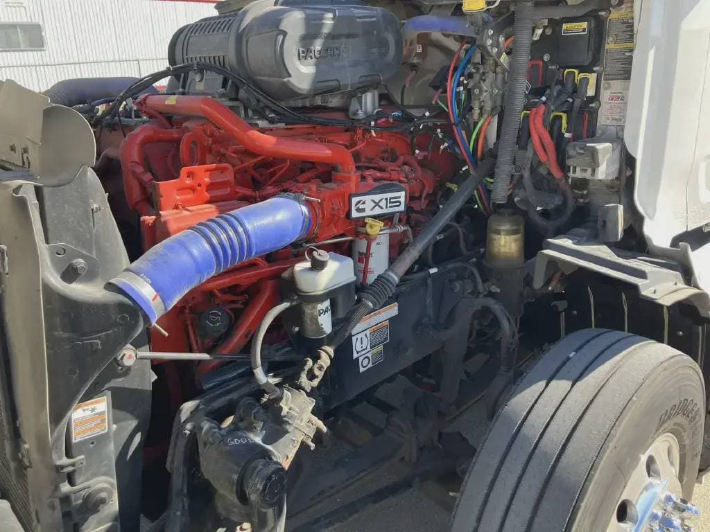 2022 Peterbilt 579 image 4