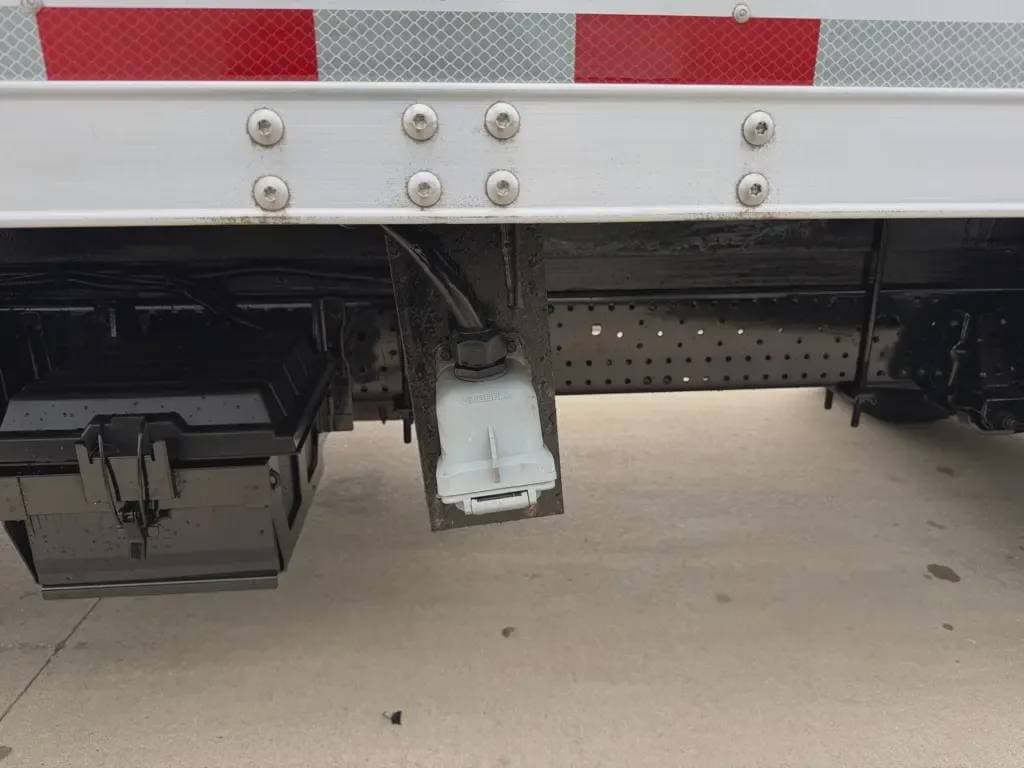 Used 2021 ISUZU Cabover Truck - COE, Reefer/Refrigerated Truck, Catering Truck - Food Truck NPR XD For Sale image 8
