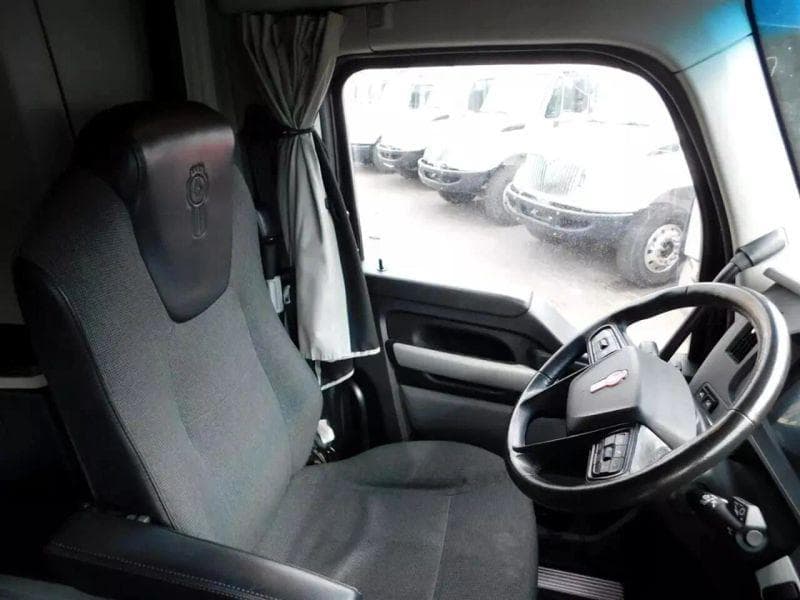 2023 Kenworth T600 image 24