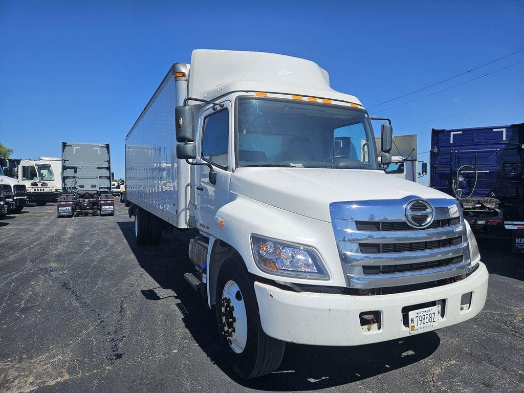 2019 Hino 338 image 7