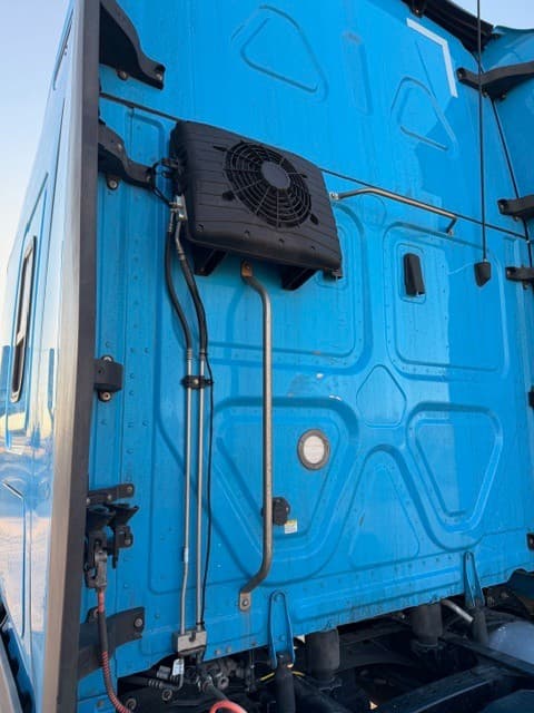 2024 Freightliner Cascadia image 11