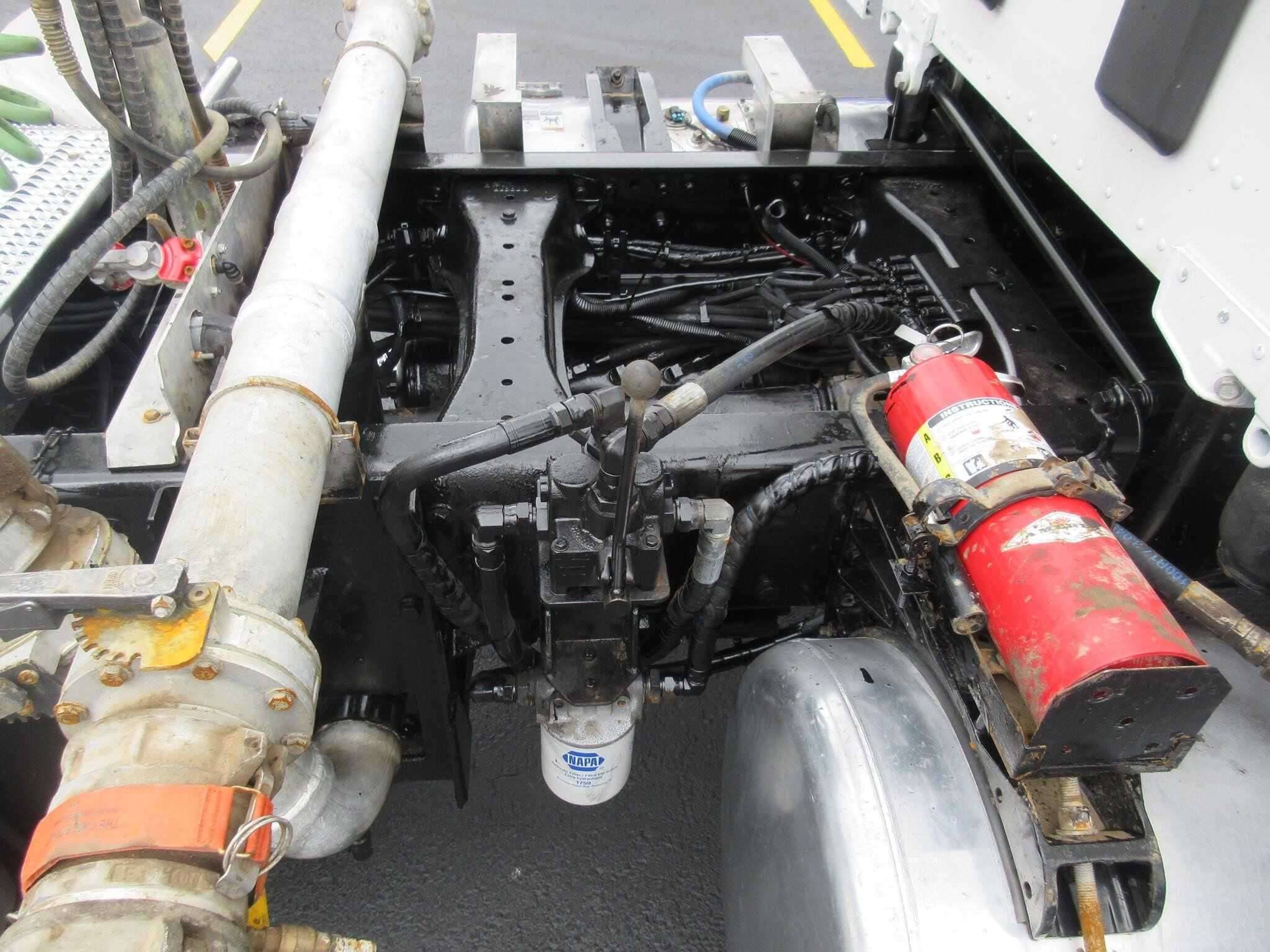 2019 Peterbilt 567 image 17