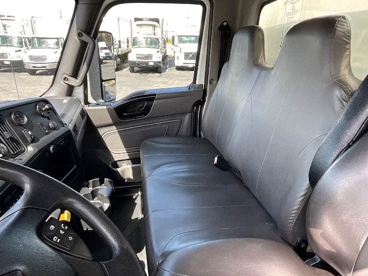 2022 International MV607 Box Truck - 220HP, 6 Speed Automatic, Roll up Door image 19