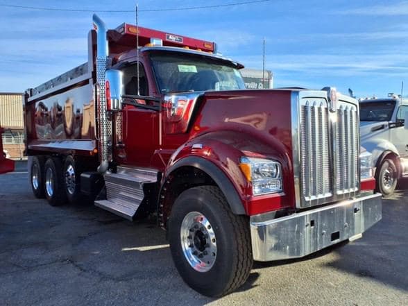 2025 Kenworth W990 image 8