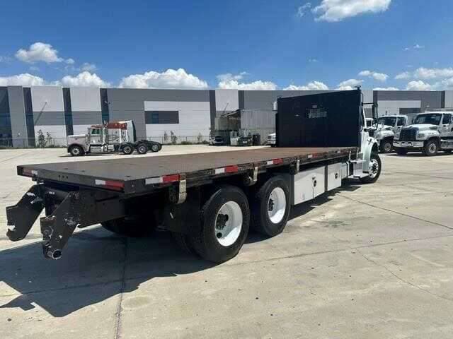 2020 Freightliner M2 image 7