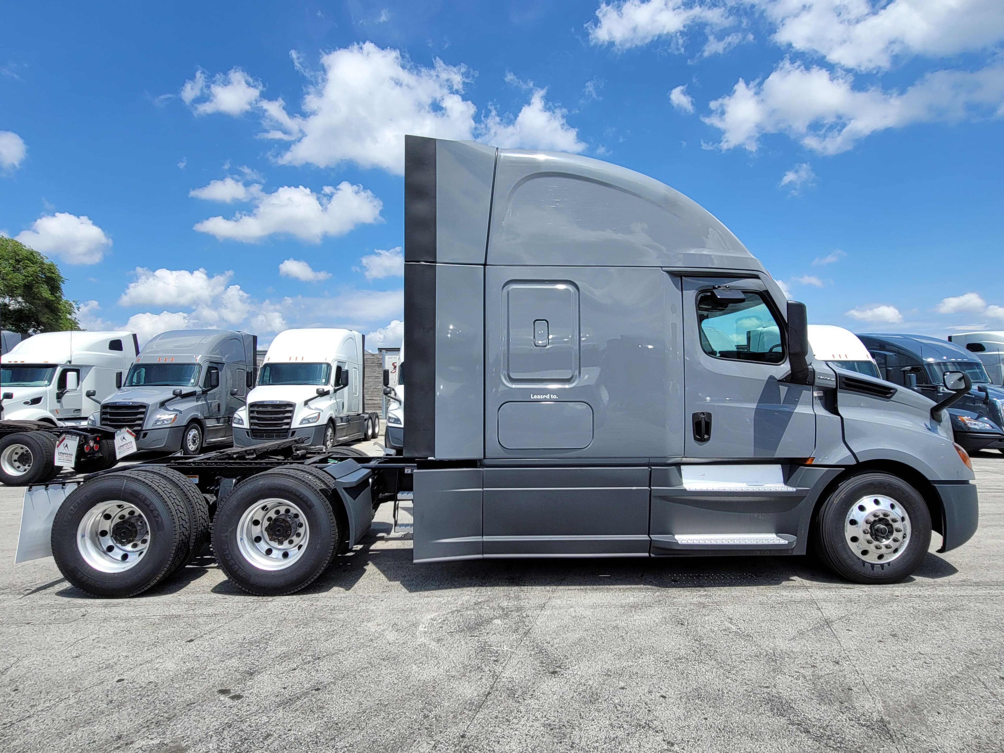 2023 Freightliner Cascadia 126 image 4