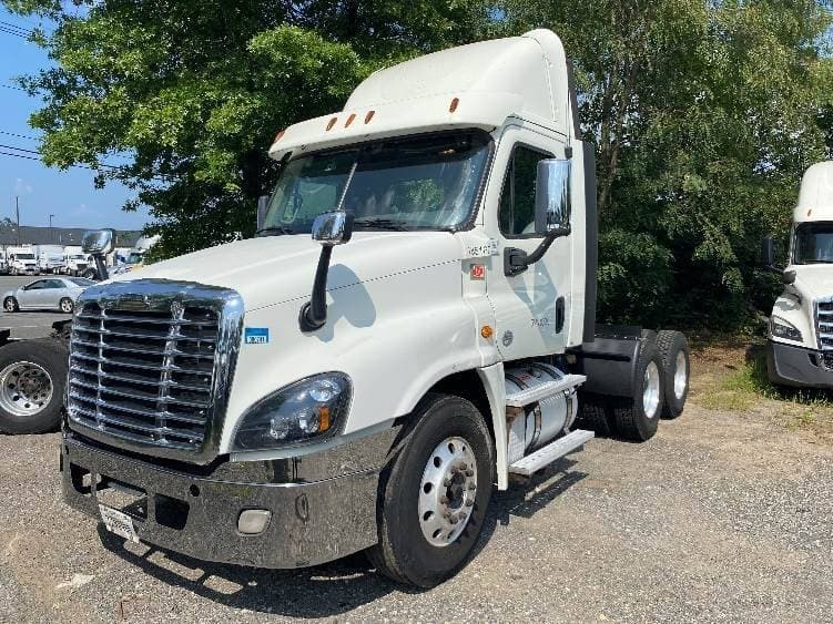 2018 Freightliner Cascadia image 1