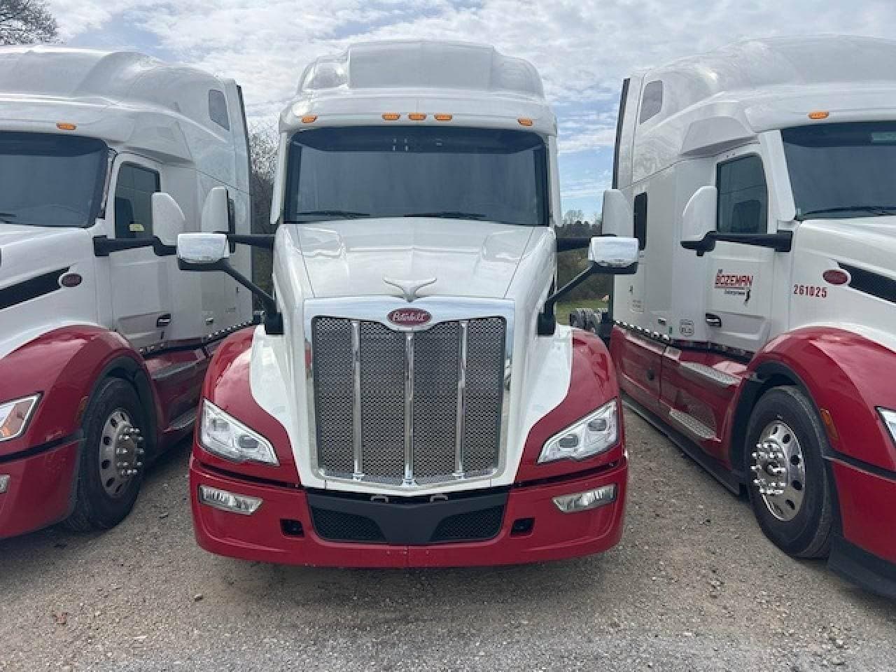 2024 Peterbilt 579 image 2