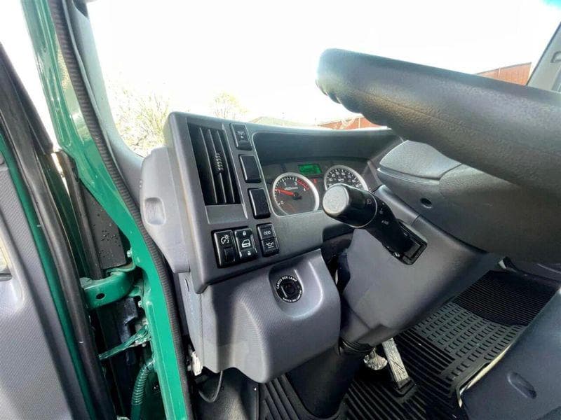 2019 Isuzu NPR image 10