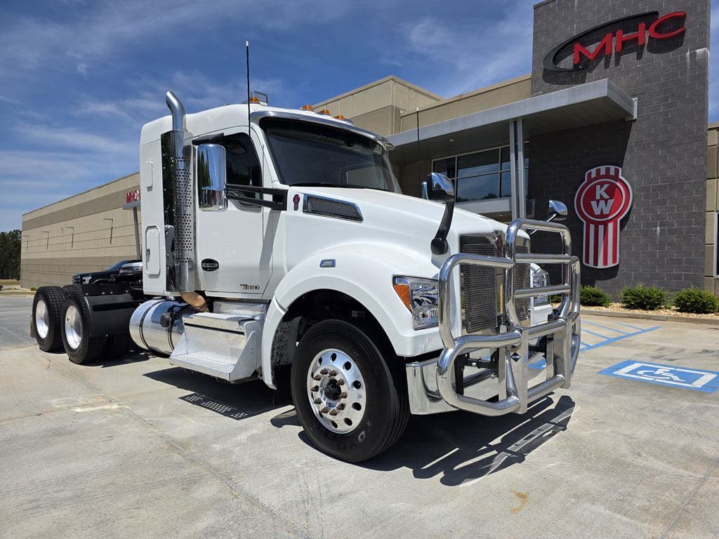 Used 2022 KENWORTH T880S image 4