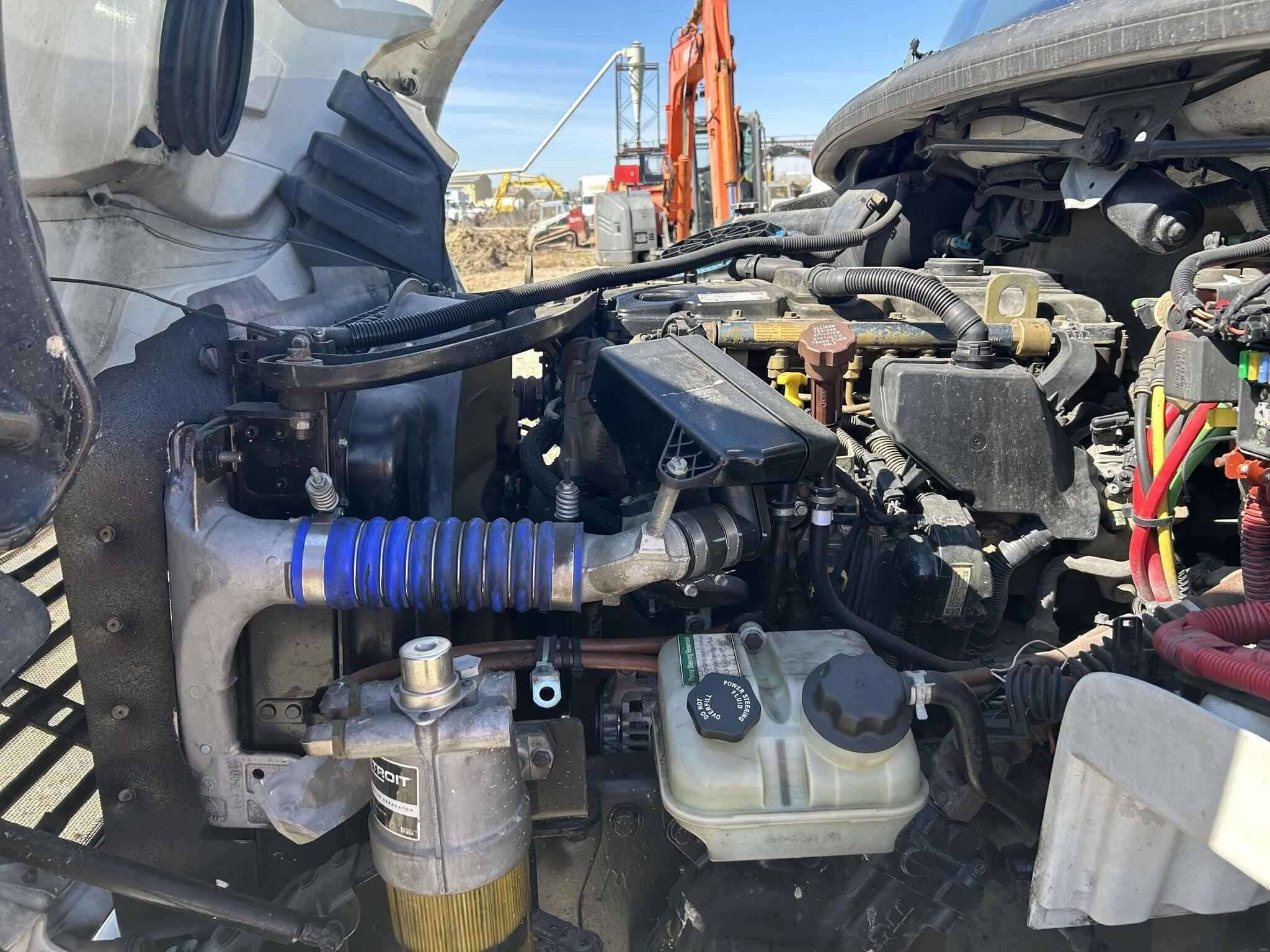 2019 Freightliner M2 image 13