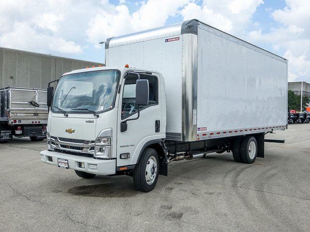 2025 Chevrolet 5500 XG LCF Gas Work Truck 20'x102"x91" Box Truck image 7