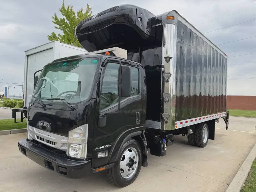Used 2021 ISUZU Cabover Truck - COE, Reefer/Refrigerated Truck, Catering Truck - Food Truck NPR XD For Sale image 1