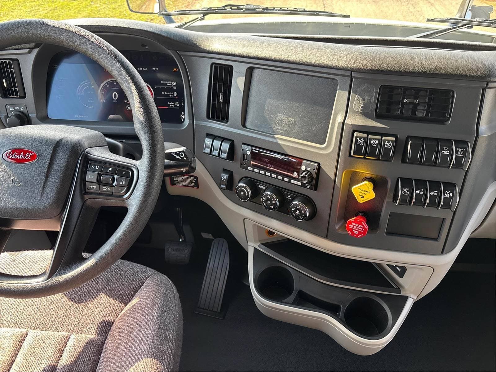 2024 Peterbilt 579 image 12