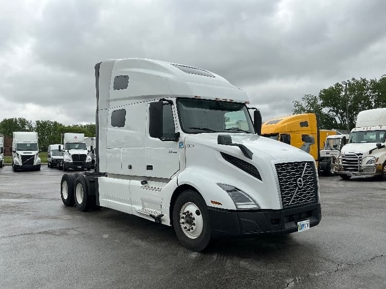 2021 Volvo VNL64760 image 1