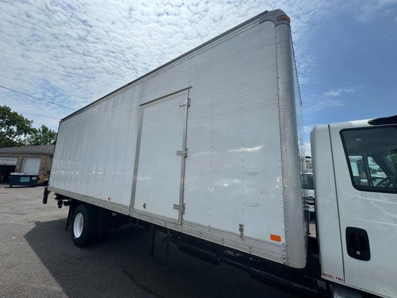 2017 International 4300 image 7