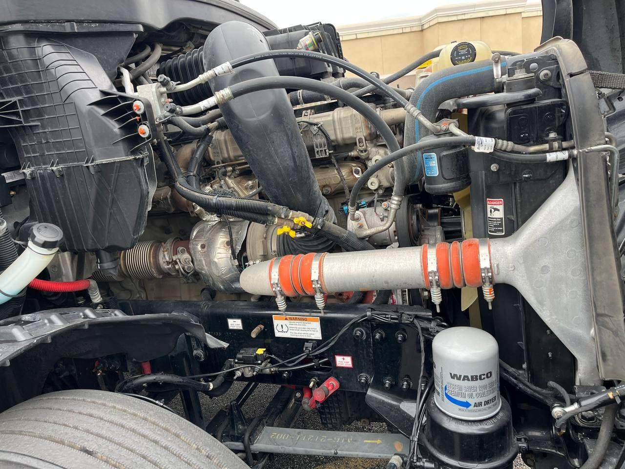 2022 Freightliner Cascadia image 10