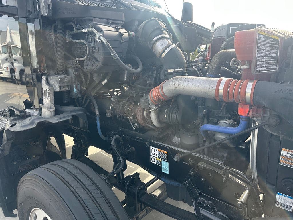 Used 2022 KENWORTH T880 image 13