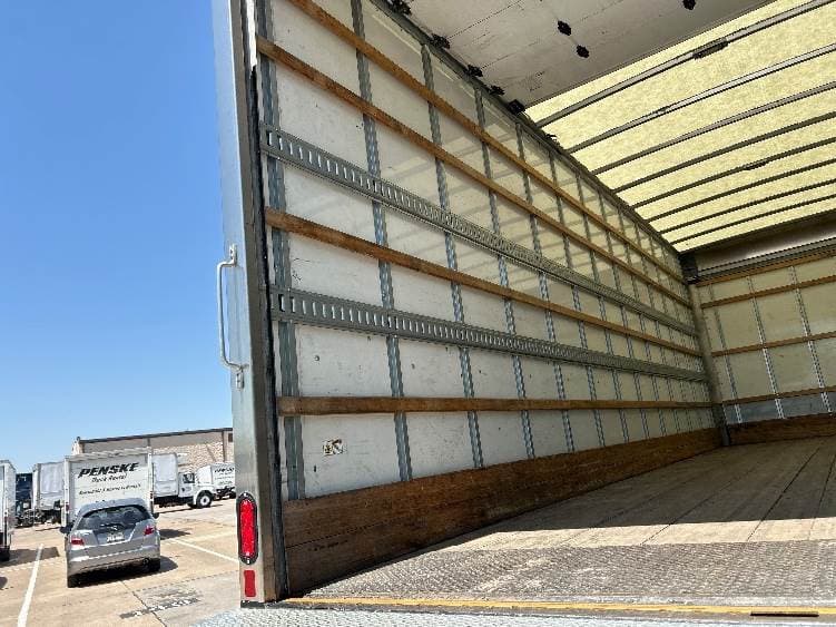 2022 International MV607 Box Truck - 220HP, 6 Speed Automatic, Roll up Door image 11